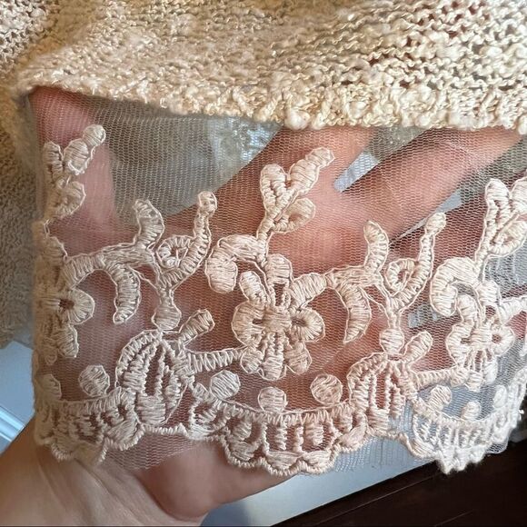Creme lace and knit sweater - Picture 3 of 7